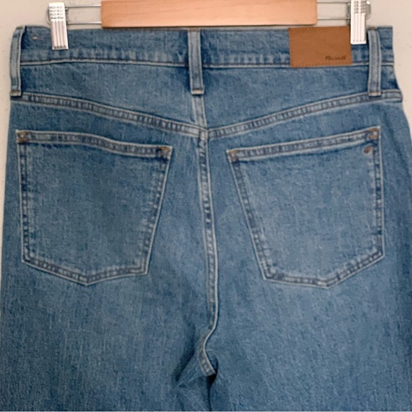 Madewell The Perfect Vintage Raw Hem High Rise Jean in Ainsworth Wash - Picture 11 of 13